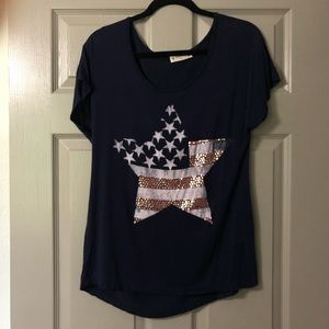 🌈3/$15🌈 Women’s Blouse with a Star